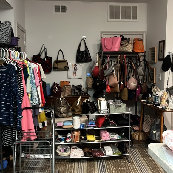 Silent show tonight, handbags and more - Picture 9 of 15